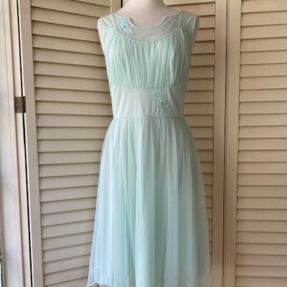 1960's Shadow line Waltz Length Nightgown